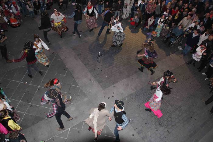 Hartzaren beldur, baina inau 14 1550950097386