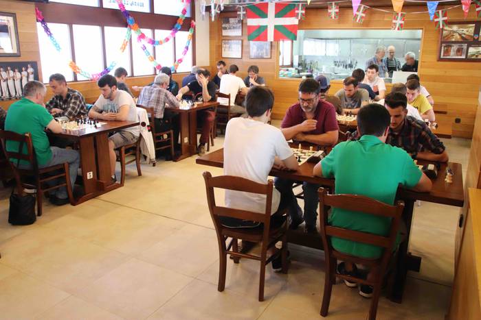 Behar Zana elkarteko festa 2 37 1559405203476