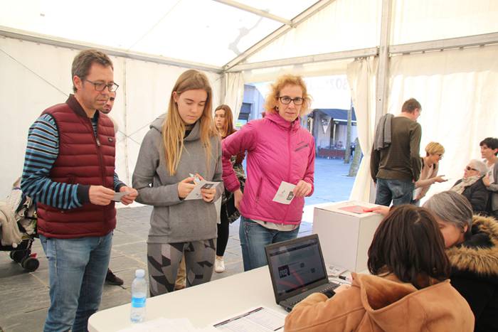 Aurpegi ezagunak bozka emate 41 1489931259324