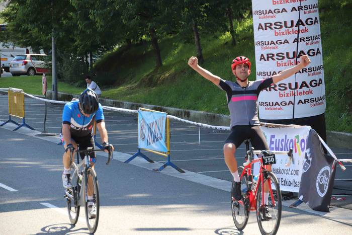 Gurpil gainean, Abraham Olan 27 1559487027728