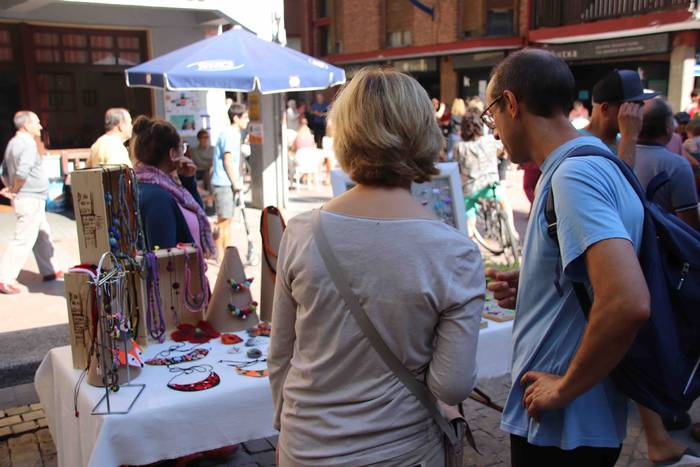 Argazki kamerak eskuan hartu 7 1569759107439