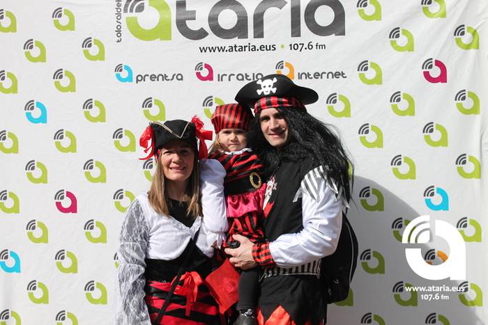 Photocoll-ean jartzeak saria 31 1488130054947