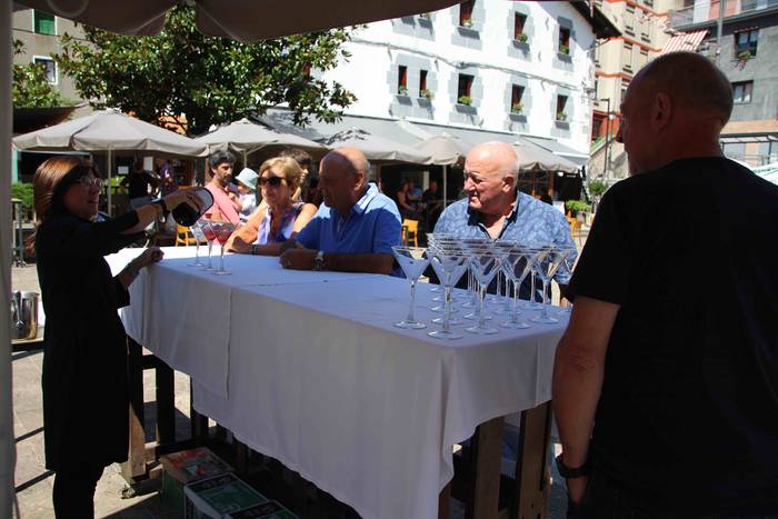 Bertsoak eta koktelak uztart 10 1661603479825