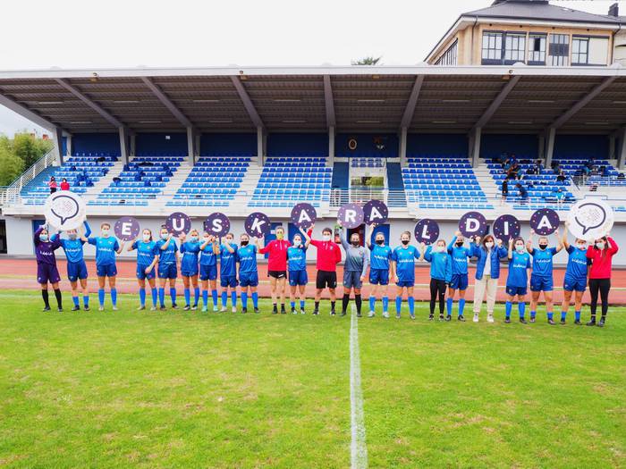 TOLOSA CFko NESKEN LEHEN TALDEA ETA ZUZENDARITZA ERE EUSKARAREN ARIGUNE