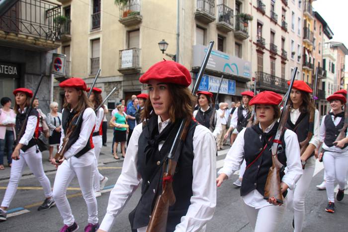 Lizarrez apaindutako kaleeta 211 1498481006822