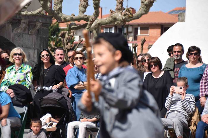 Oinkari dantza taldearen dan 18 1648304061275