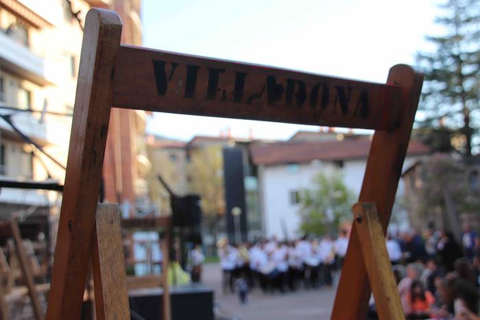 Banda Topaketa AV400Urte 27 1553970412939