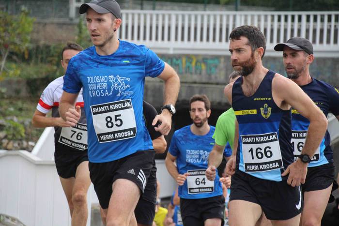 Aitor Arroyo eta Maite Arrai 38 1570885912928