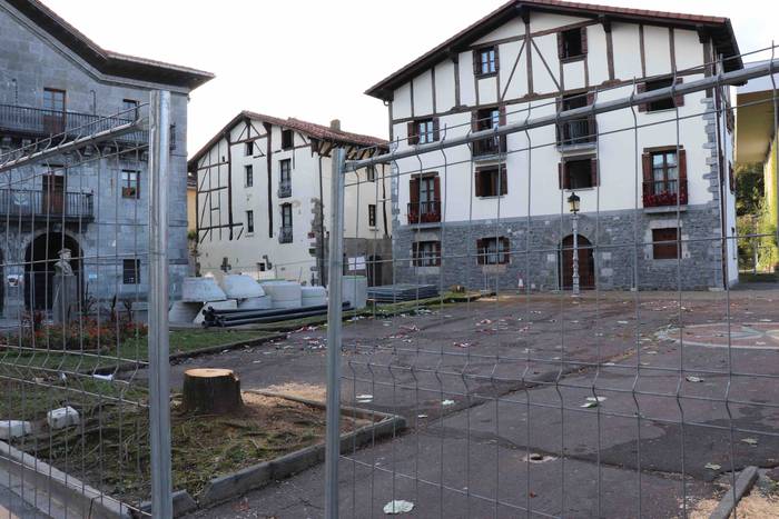 Hasi dira plaza berritzeko l 2 1539192334639