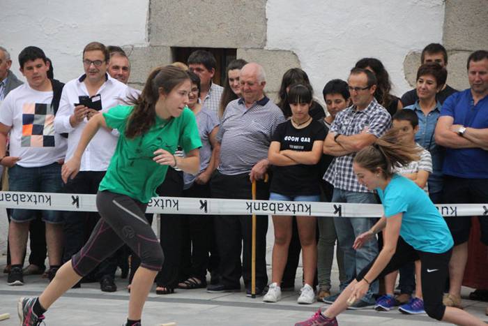 Zaldi gainean lasterka Abalt 76 1498413468748