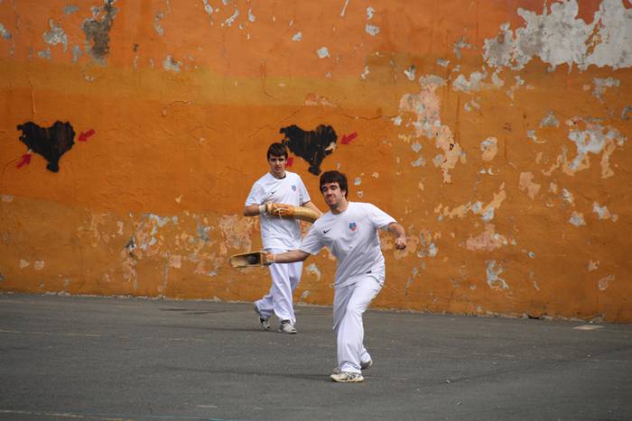 Behar Zana 70. urteurrena errebotea 9 1465127722362