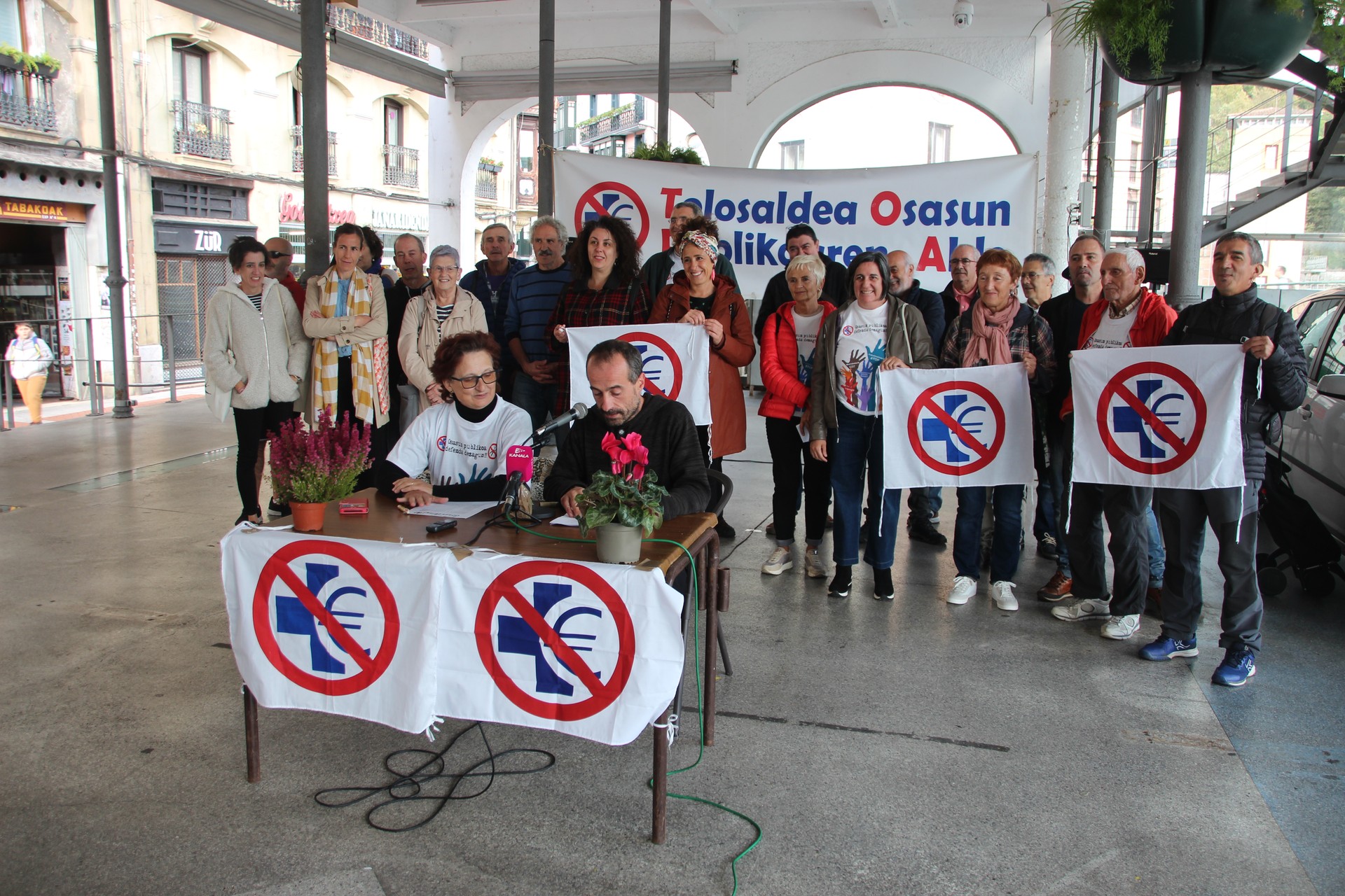 «Asuncion Klinika publiko egitea beste aukera bat bilakatzen ari da»