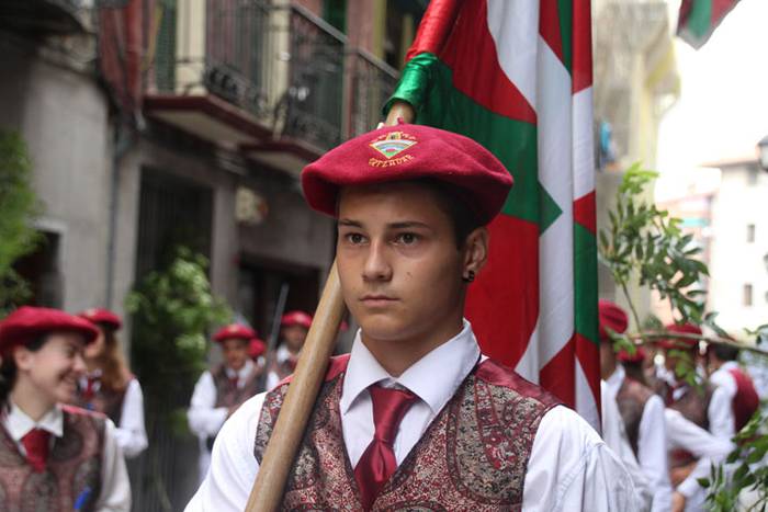 Lizarrez apaindutako kaleeta 152 1498312024212