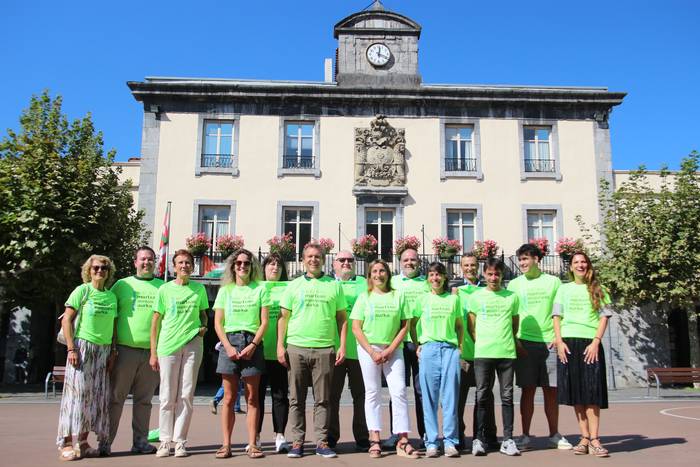 Bigarren urtez minbiziaren aurkako mendi martxa