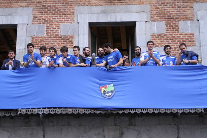 tolosa eskubaloia harrera udaletxean 2016 5 1464617654481