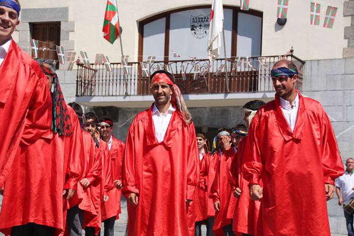 Axeriak dantzan Adunan 55 1471261042023