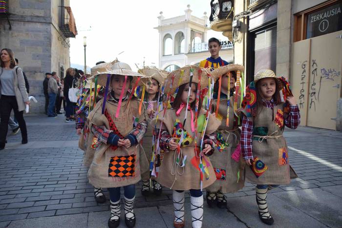 Dantzari txikiek Tolosako ka 6 1551531175663