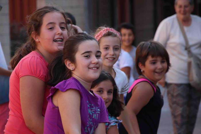 Jolas betean aritu dira umea 45 1537028054831