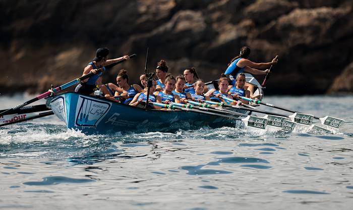 «Ahal dugun gorenen geratu nahi dugu bi estropadetan»