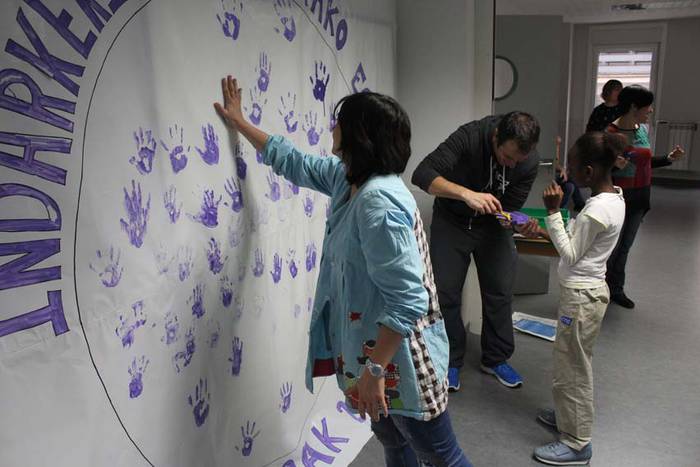 Azaroak 25 Ikaztegietako eskolan murala 16 1448454566579