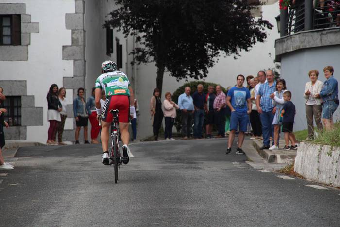 Orendaindarrek ezin, Jon And 32 1502887925603