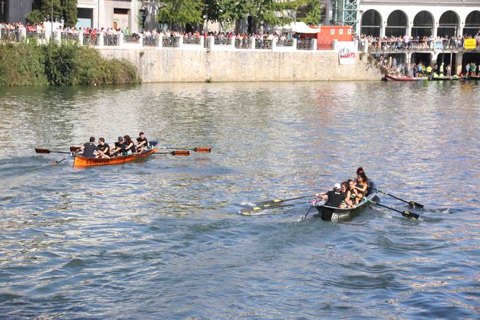 Arraunean, elkartasunez 74 1568470911753