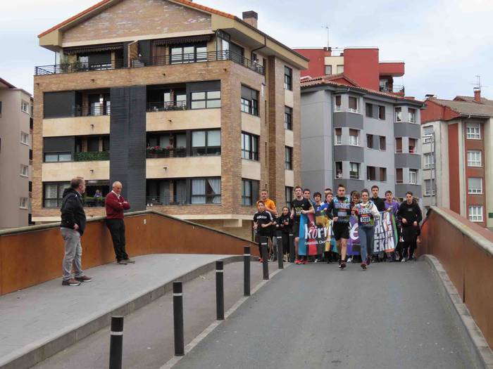 korrika, furgonetatik, Aizto 37 1649421636623