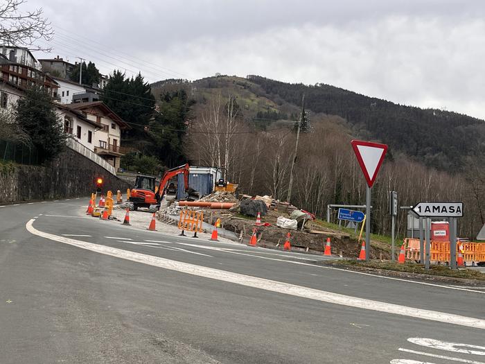 Amasarako bidea oinezkoentzat egokitzen hasi dira