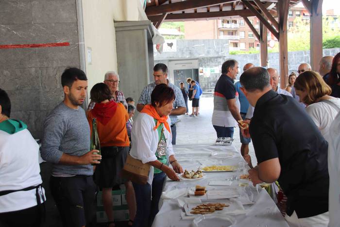 Txalokina dastatuz hasi dute 40 1565530543822