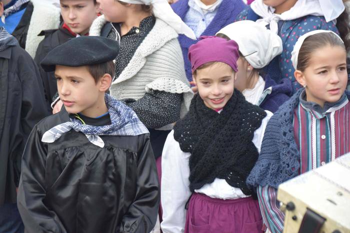 Ibarrako Uzturpe ikastolakoak gabon eskean 30 1545653474477