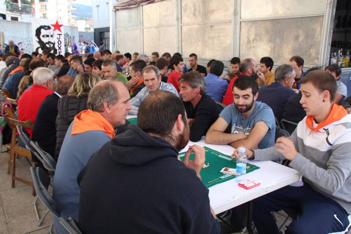 Erraldoiak, buruhandiak eta  8 1505067800210