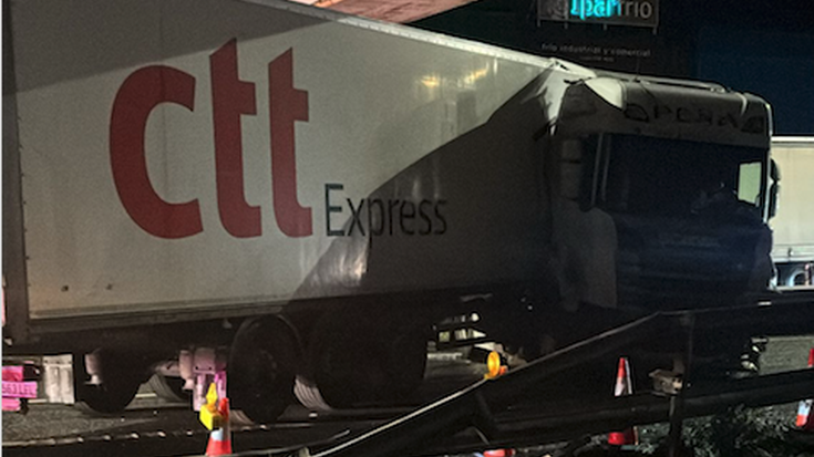 17 kilometroko auto ilarak daude N-I errepidean