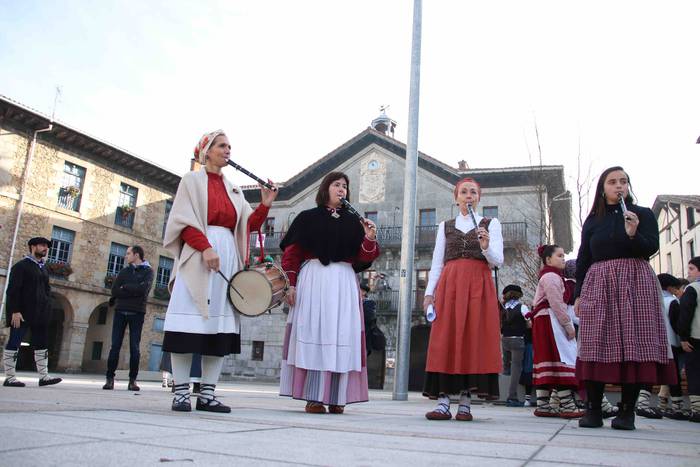 Gabon eguna Asteasun eta Adu 20 1577194252260