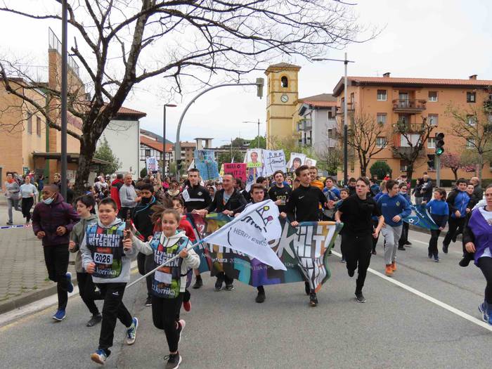 korrika, furgonetatik, Aizto 58 1649421641695