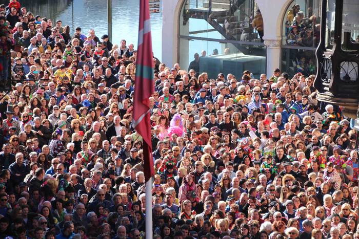 Txupinazoa balkoiko begirada 23 1582215761996