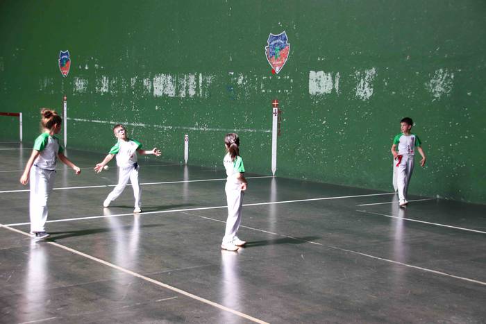 Behar Zana elkarteko festa 2 2 1559405166314