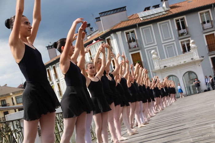 Barandari helduta dantzan - 2