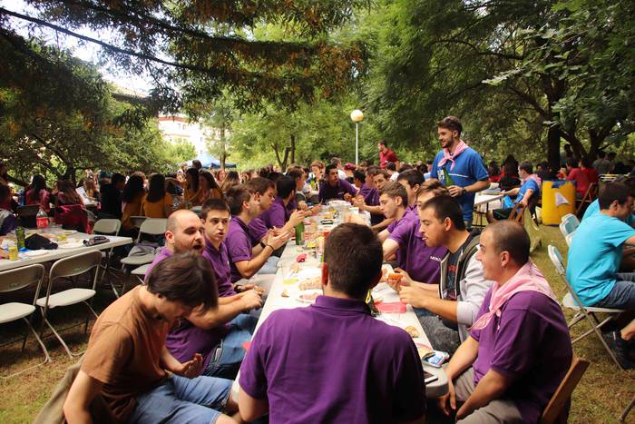 Kuadrillan bazkaltzea bezala 16 1564494463058