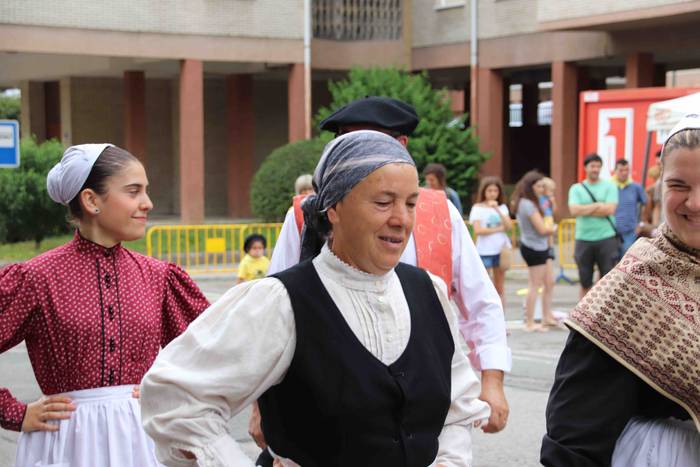 Larrain dantza egin dute Ama 7 1562505573383