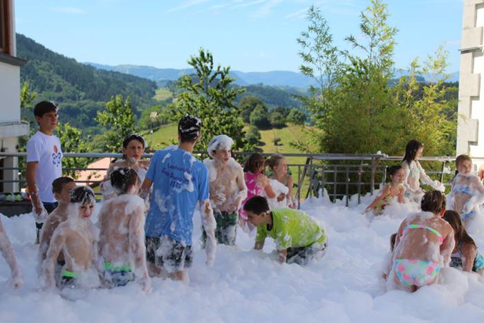 Festen azken eguna aprobetxatzen 14 1467555506009