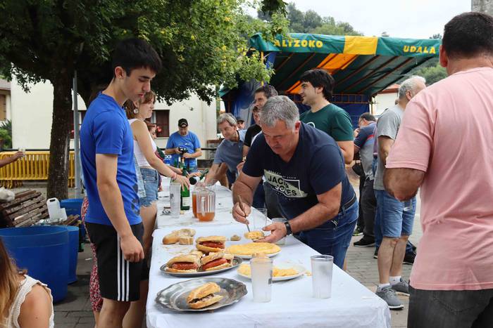 Txakolin dastaketarekin ase  21 1659354830502