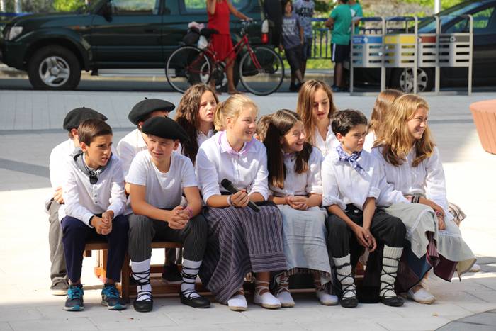 Antzezten ere fin ibili dira 16 1472209455325