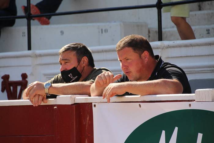 Izetatarrek jantzi dute txap 18 1624130517933