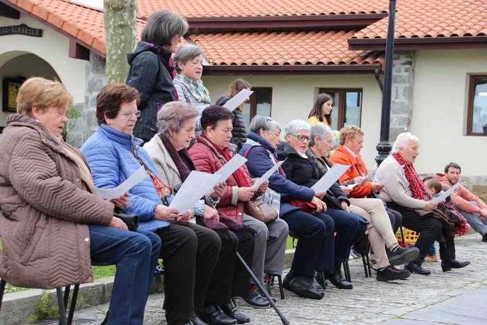 Emakumeek dantzan jarri dute 10 1552145611358