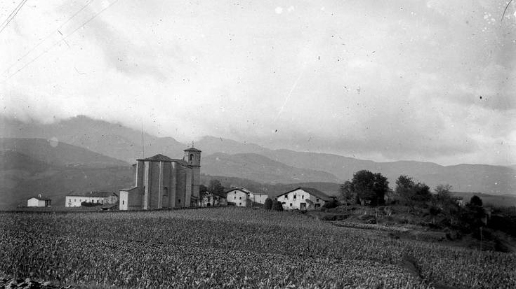 Lau mende elkar hartuta