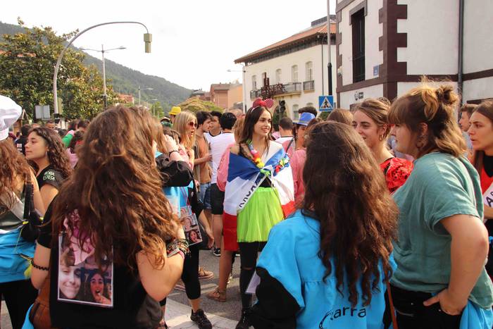 Kalean gora eta behera, kuad 88 1564506844907