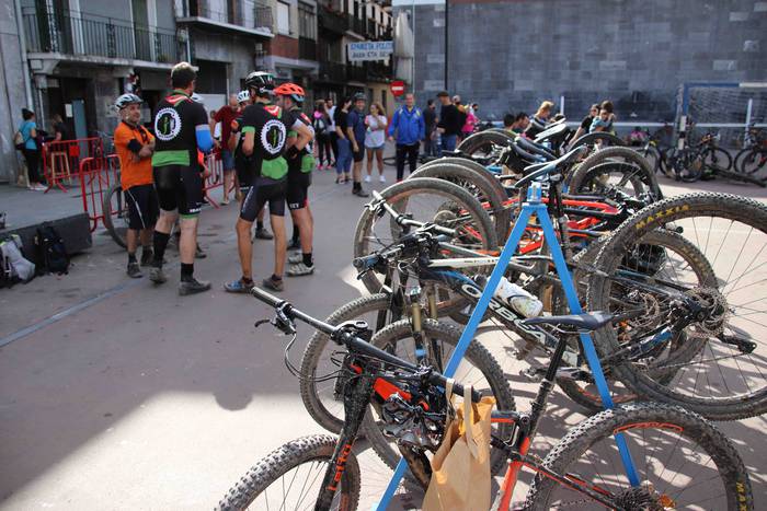 Irrintzi Txirrindularitza El 34 1633182226631