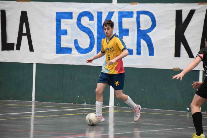 Mikel Alonso futbolariari om 9 1651315633043