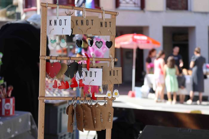 Artisau eta janari postuz be 29 1653821443413