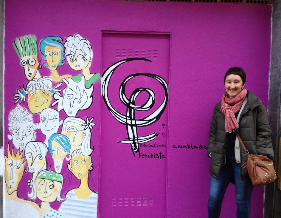 Tolosaldeko Asanblada Feministak "photocall"-a jarri du Rondilla kalean